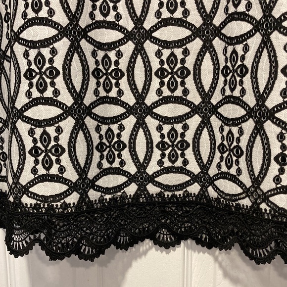 βοΈ 2X Host Pick βοΈ NWT - Isaac Mizrahi Black White Scalloped Lace Skirt Sz M* - Picture 8 of 12